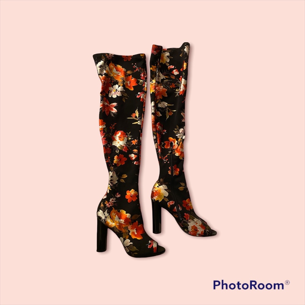 Very cute and stylish knee boots